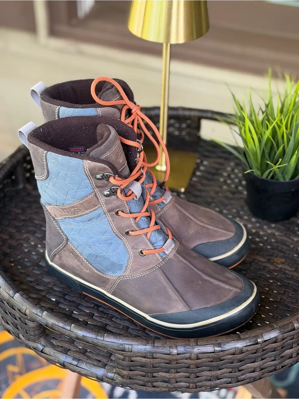 KEEN Women's Brown Quilted Lace-Up Winter Boot Size 9